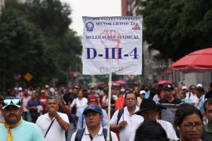 Profesores de diversos estados marcharon pacíficamente hacia el Centro Histórico para exigir respuesta a las demandas de la CNTE.