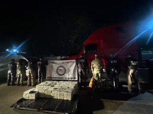 La Fiscalía General de la República integra la carpeta de investigación tras descubrir más de 250 paquetes de droga en Tabasco.