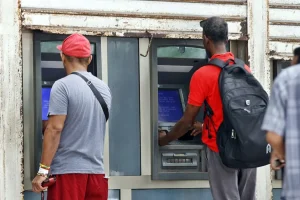 Visa y Mastercard suspenden operaciones en Cuba
