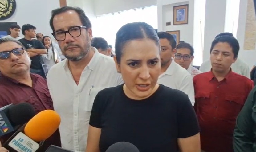 La presidenta municipal Estefanía Mercado detalla las medidas financieras tomadas para mitigar la afectación por sargazo en Playa del Carmen.
