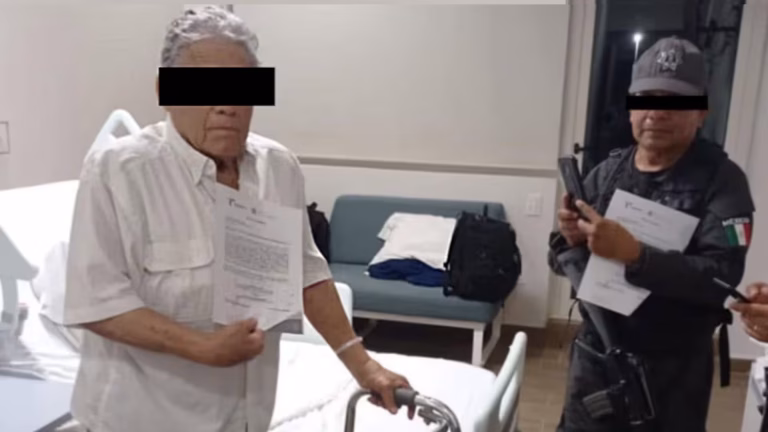 Fuerzas federales resguardan las inmediaciones del municipio de Santiago tras el arresto del presunto líder criminal.
