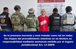 Elementos policiales y federales trasladaron al imputado tras concretar la detención en Cancún durante un recorrido preventivo.