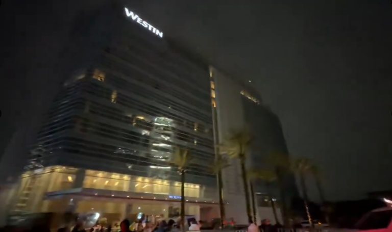Los fanáticos aztecas realizaron actos de perturbación nocturna de cara al partido definitivo México vs Ecuador 2026 en la capital.