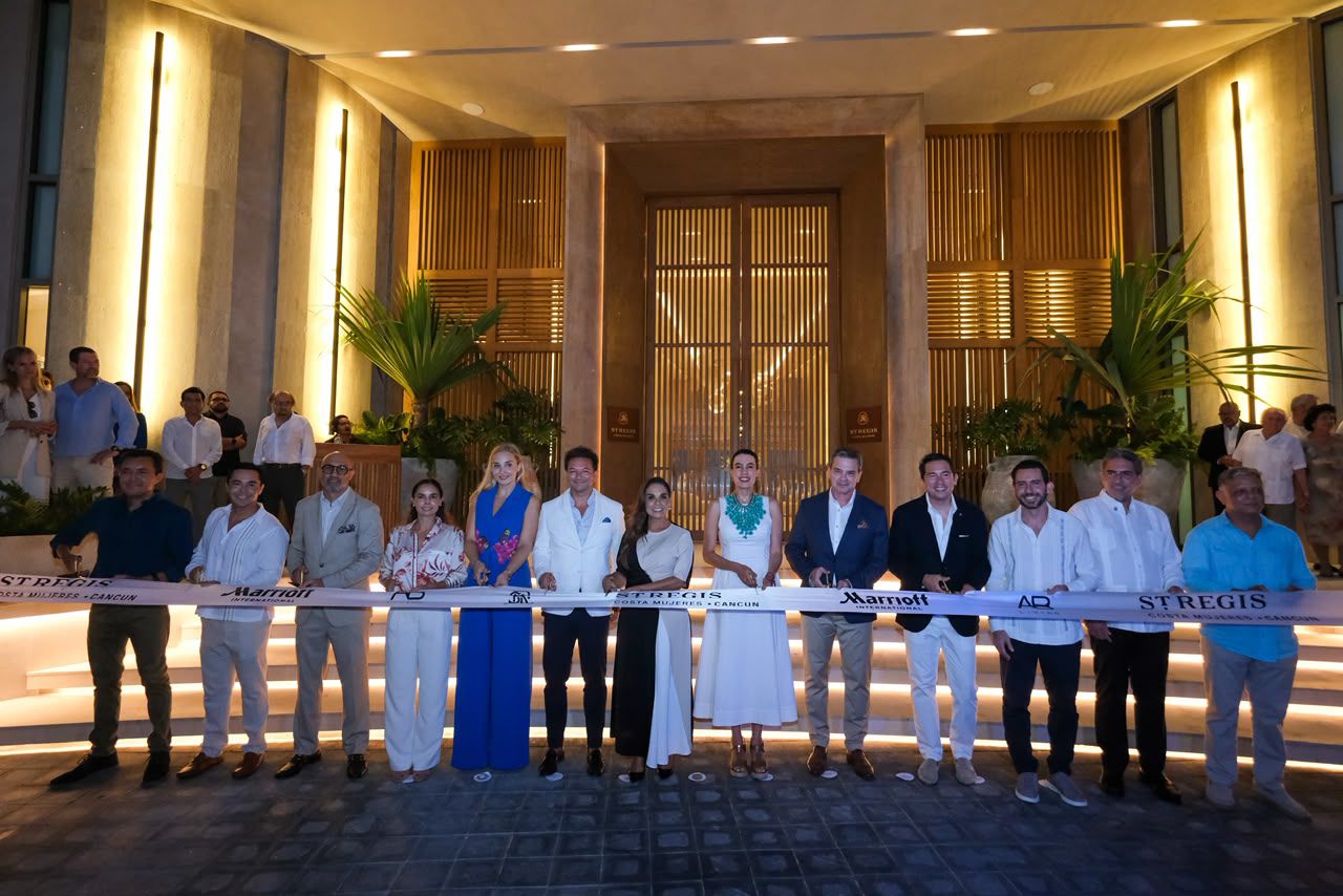 La gobernadora Mara Lezama Espinosa cortó el listón inaugural del nuevo desarrollo turístico acompañada por autoridades federales.
