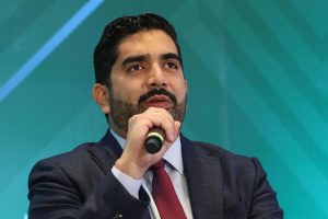 Roberto Lazzeri Montaño comparece ante los legisladores federales para presentar sus propuestas de política internacional.