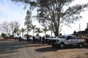 Detienen a policías municipales de Coeneo tras emboscada en Michoacán