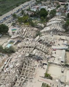 Los equipos de rescate intensifican la búsqueda de personas atrapadas tras los graves terremotos en Venezuela.