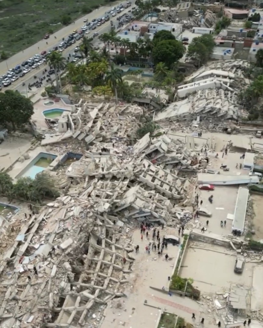 Los equipos de rescate intensifican la búsqueda de personas atrapadas tras los graves terremotos en Venezuela.