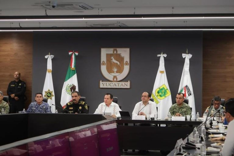 Las autoridades estatales determinaron la suspensión de clases para resguardar a la comunidad escolar ante las inundaciones.