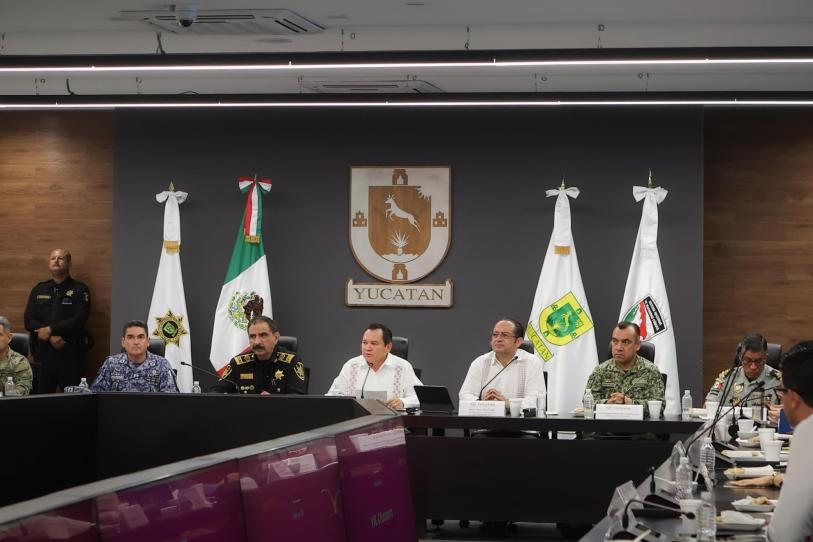 Las autoridades estatales determinaron la suspensión de clases para resguardar a la comunidad escolar ante las inundaciones.