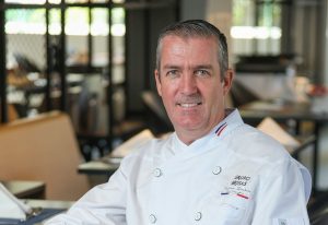 El chef francés Sylvain Desbois liderará la estrategia para mantener la excelencia gastronómica de Grupo Brisas en el país.