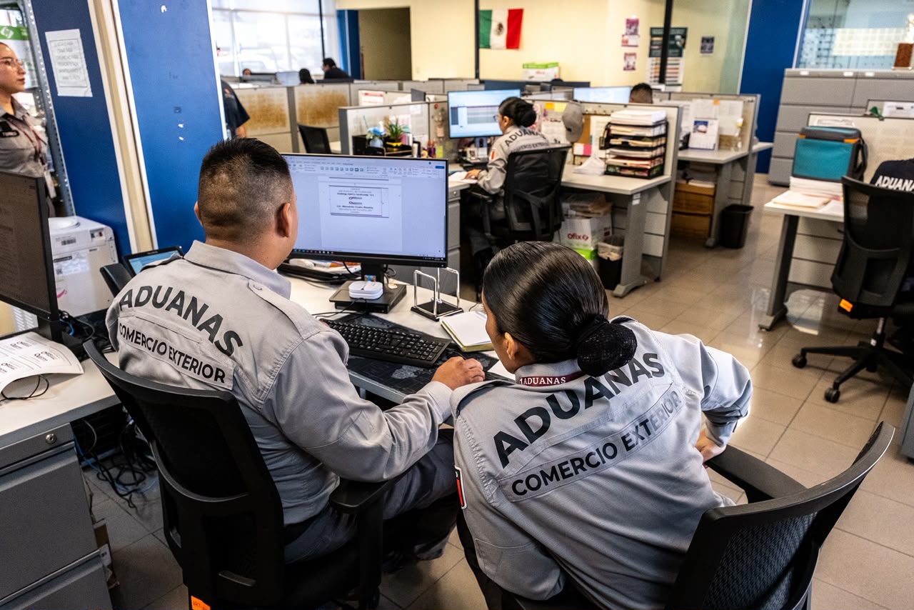 Las autoridades federales y estatales supervisaron los filtros de revisión aduanera para planear la colocación de la nueva tecnología de escaneo.