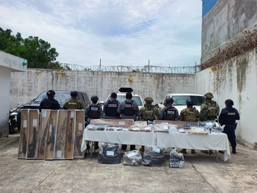 Las autoridades estatales desplegaron un fuerte dispositivo tras el aseguramiento en Bacalar de las tres camionetas.
