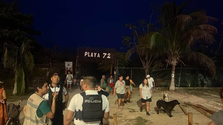 Las playas en Playa del Carmen se mantienen bajo vigilancia constante para impedir que particulares restrinjan el ingreso de los bañistas.