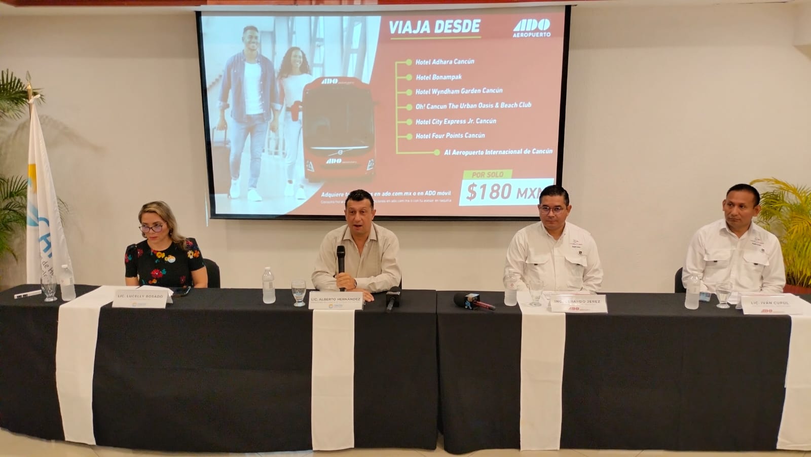 Directivos de la empresa de transporte y representantes hoteleros anunciaron el inicio de la nueva ruta turística.