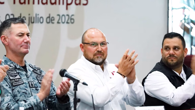 Investigaciones documentan la entrega de contratos millonarios vinculados a la red de contrabando de combustible en Tamaulipas.
