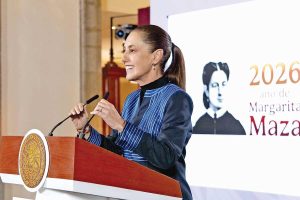 La presidenta Claudia Sheinbaum criticó la decisión del mandatario con licencia y solicitó al Congreso nombrar un reemplazo definitivo.