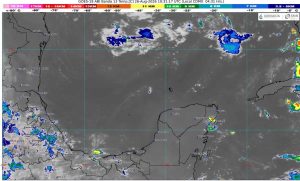 La onda tropical 32 provocará lluvias intensas, descargas eléctricas y fuertes rachas de viento en las zonas costeras de Quintana Roo.
