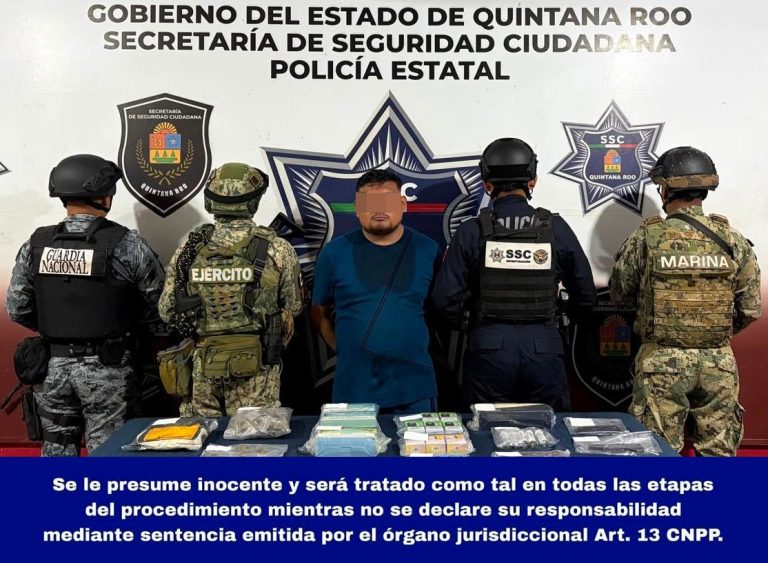 Elementos policiales aseguraron múltiples dosis de presunta droga en la avenida Bonampak de Cancún.