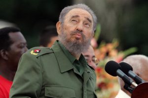 Simpatizantes conservan fotografías privadas del fallecido líder cubano en viviendas de La Habana Vieja.