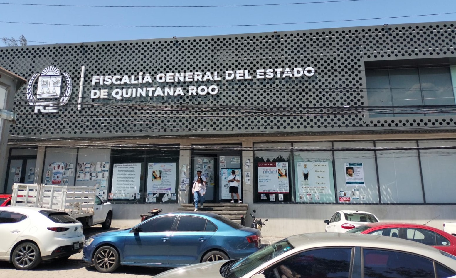 Integrantes de agrupaciones feministas en Cancún denunciaron la falta de personal nocturno en la Fiscalía de Feminicidios.