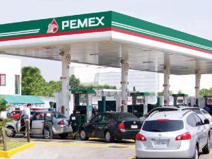 Profeco renovará el acuerdo voluntario con gasolineros para mantener los costos máximos de los carburantes.