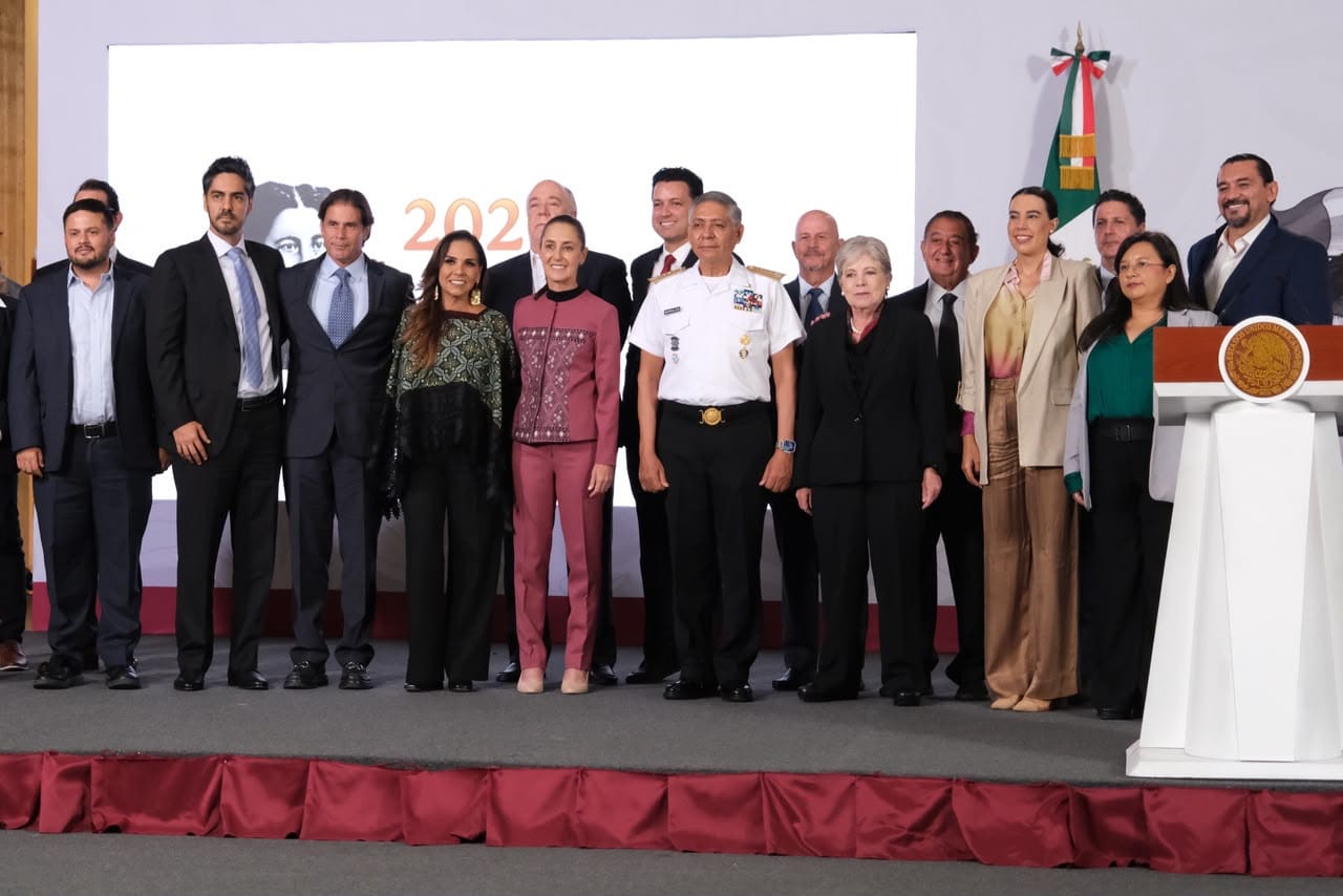El combate integral contra el sargazo en Quintana Roo contará con una inversión federal superior a los 2,600 millones de pesos.