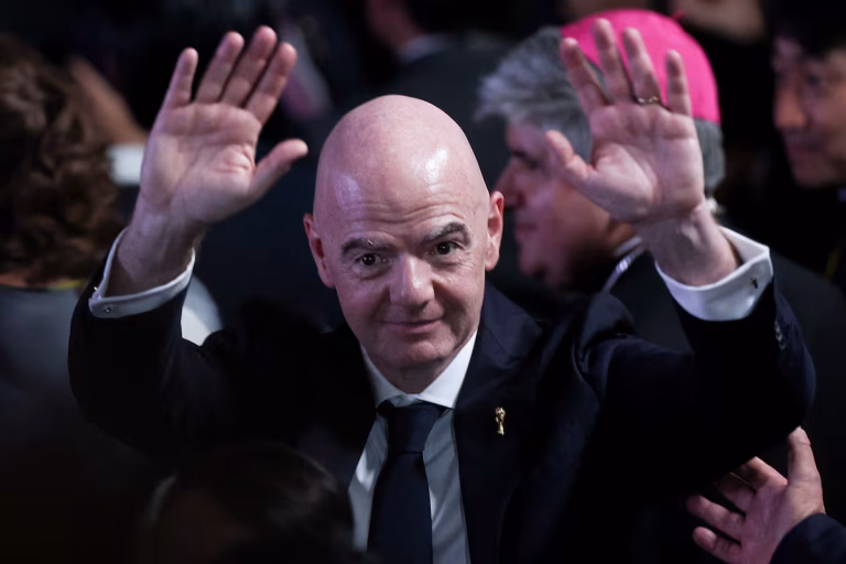 Las confederaciones del futbol mundial unieron posturas para exigir absoluta transparencia a las autoridades de la FIFA.
