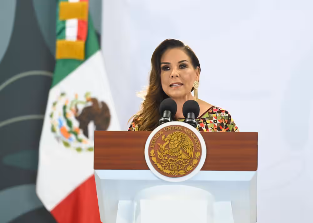 La gobernadora Mara Lezama emitió un comunicado oficial para aclarar los informes difundidos sobre sus traslados aéreos.