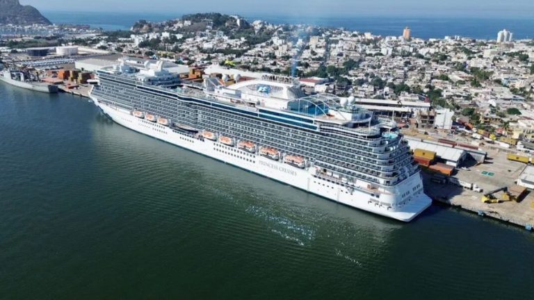 El puerto sinaloense incrementó la recepción de turistas internacionales en las terminales marítimas.