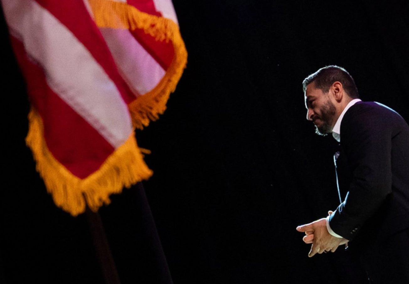Abdul El-Sayed celebró su triunfo en las elecciones primarias demócratas al Senado por el estado de Michigan.
