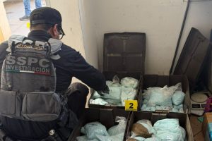 Fuerzas federales y autoridades estatales aseguraron un inmueble en Mexicali vinculado a la célula delictiva conocida como Los Rusos.