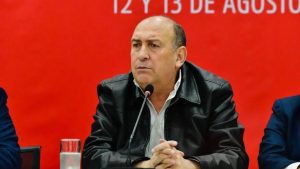 El coordinador de los diputados priistas cuestionó la estructura interna del partido oficialista.
