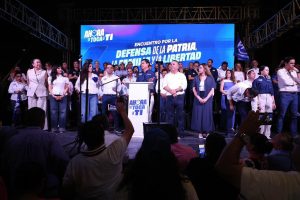 Jorge Romero Herrera entregó el nombramiento a Francisco Pelayo en Baja California Sur durante la reunión plenaria del PAN.