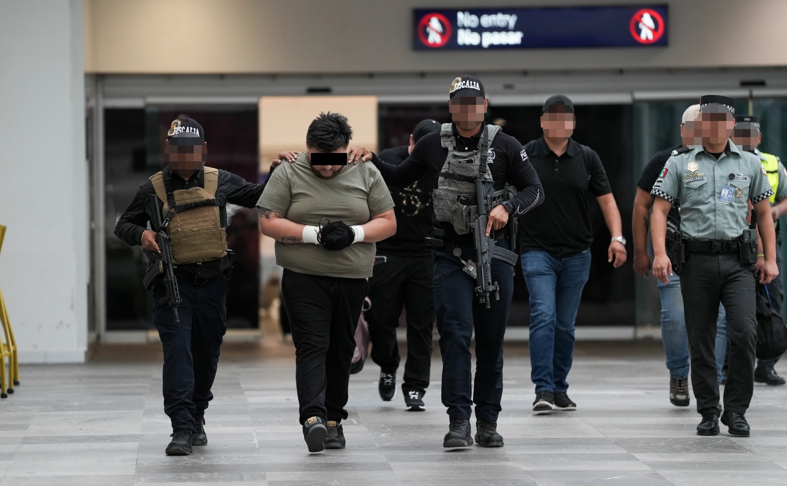 Ángel Eduardo "N", alias "El Ruso", fue localizado y capturado en el municipio de Zapopan tras tres meses de investigación.