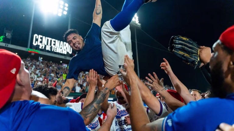 Los Olmecas de Tabasco consiguieron el último boleto a las finales de zona de la LMB tras vencer a Oaxaca en extra innings.