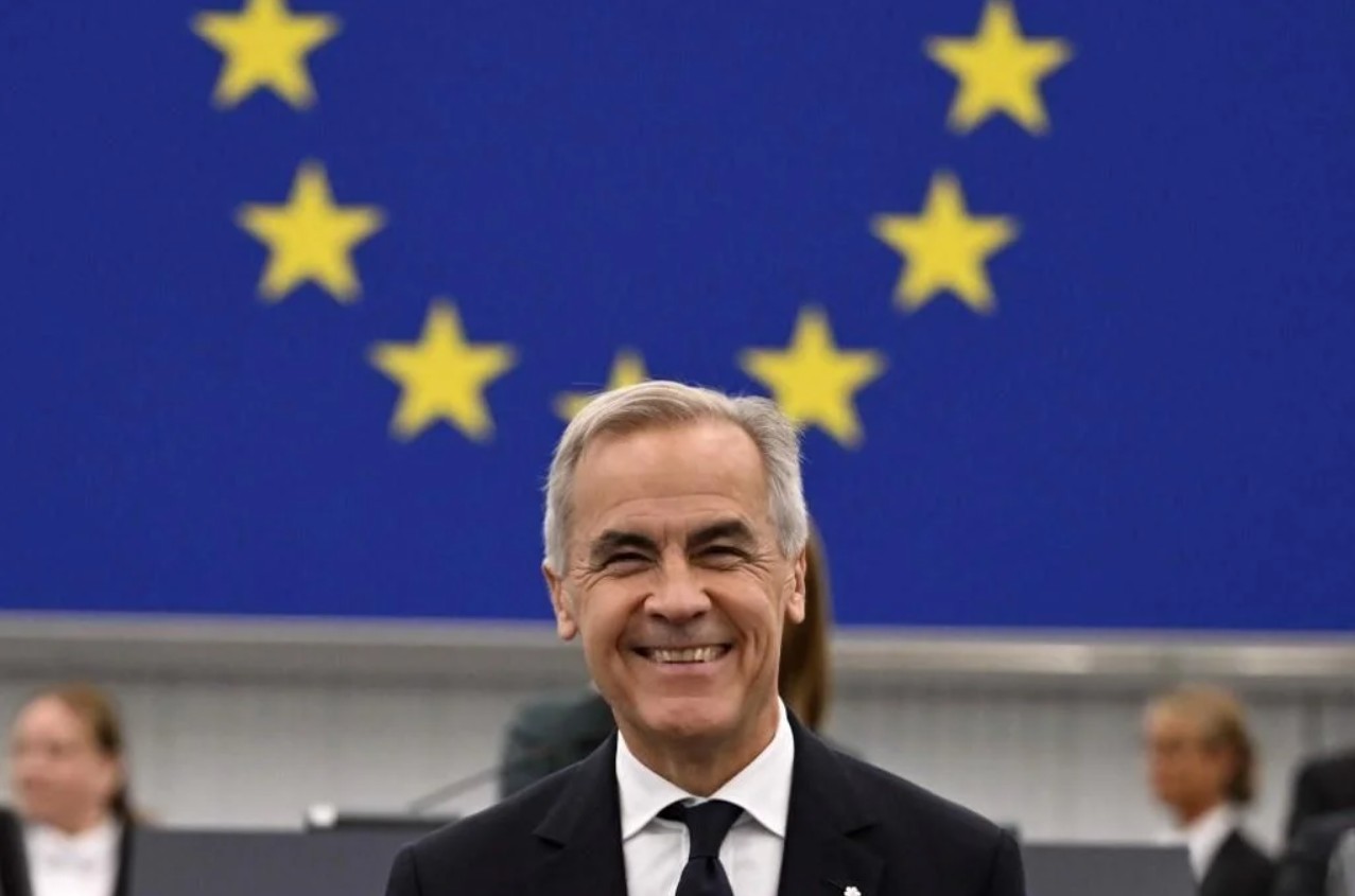 El Primer Ministro Mark Carney durante su discurso sobre la cooperación internacional.