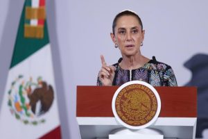 La presidenta Claudia Sheinbaum abordó los avances en cobertura educativa durante su conferencia matutina en Palacio Nacional.