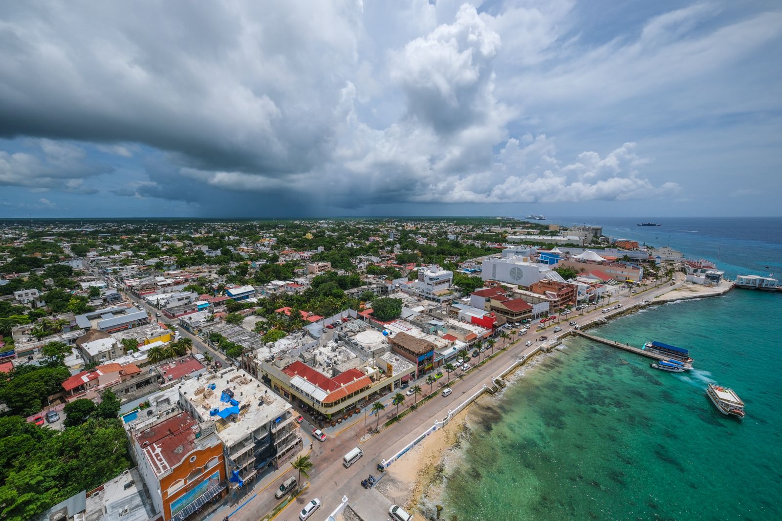 Imagen panorámica de las costas de Cozumel donde se instalará la nueva infraestructura eléctrica submarina.