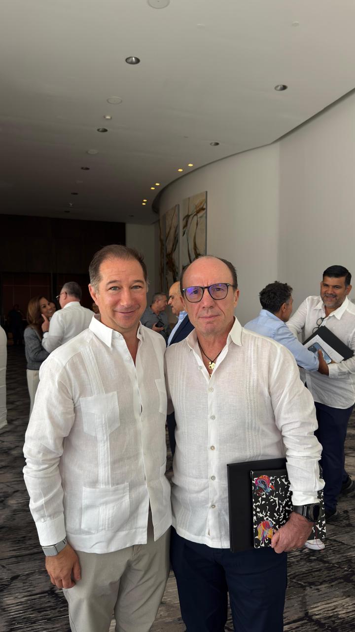 Representantes del sector empresarial y autoridades turísticas analizaron las estrategias de promoción para el Caribe Mexicano.