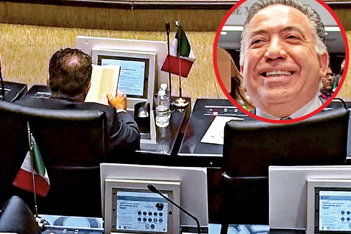 Enrique Inzunza ocupó su escaño en el Senado de la República durante la primera sesión ordinaria del pleno.
