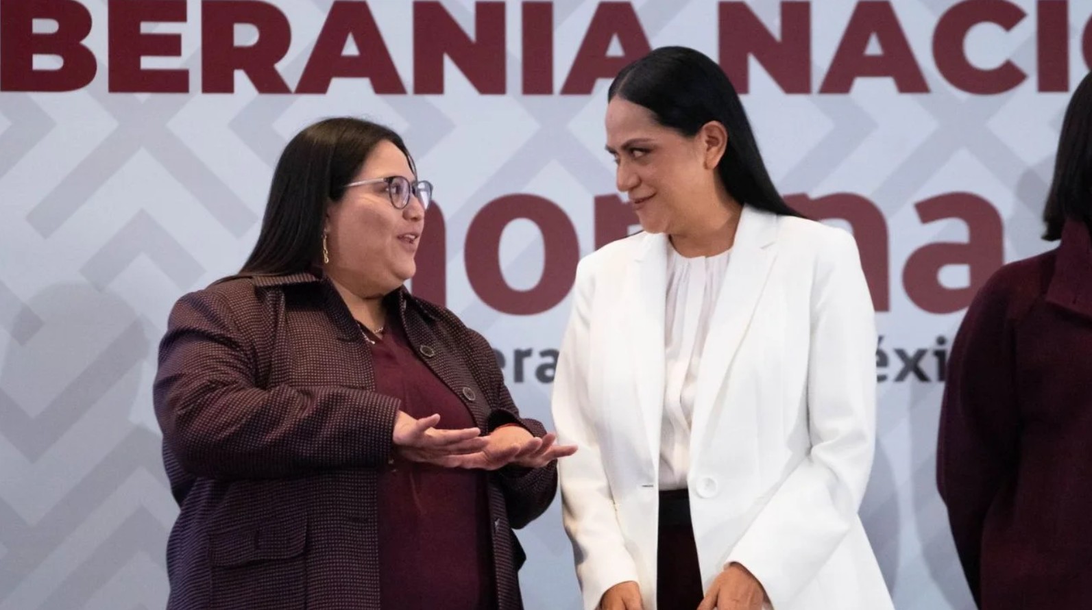 Dirigentes nacionales de Morena presentan los resultados de las encuestas internas utilizadas para definir coordinaciones estatales.