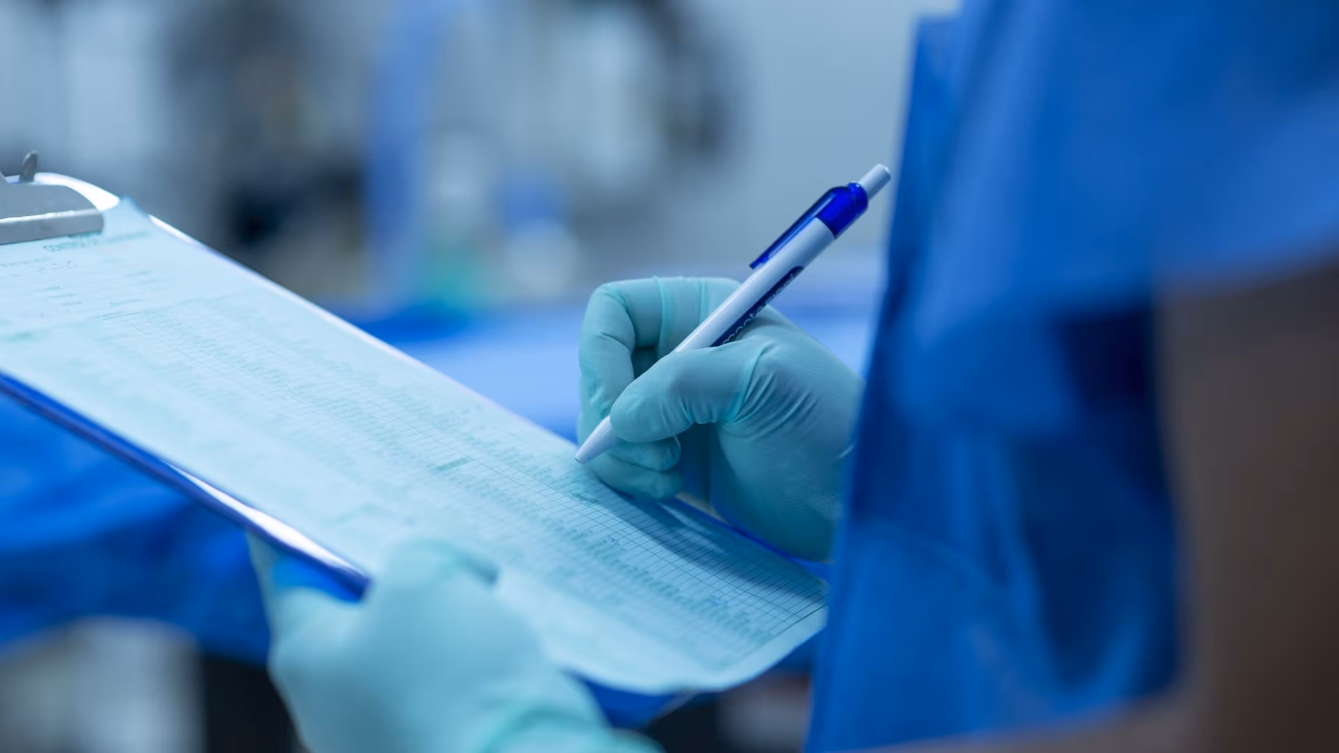 Hospitales del sector salud enfrentan supervisiones estrictas tras el registro de infecciones bacterianas severas.