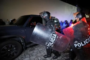 Nuevos ataques en cárceles de Ecuador dejan ocho reclusos muertos y diez heridos