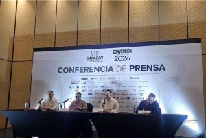 El sector del autotransporte advirtió sobre millonarias pérdidas económicas ante una posible escasez de energéticos.