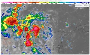Las condiciones de cielo nublado predominan en gran parte del estado debido al ingreso de humedad desde el mar Caribe.