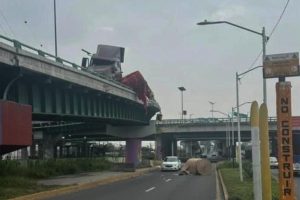 Volcadura en la México-Pachuca genera severo caos vial y movilización de emergencia