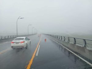 Dos vuelos comerciales con destino a Cancún fueron desviados hacia Mérida a causa de las fuertes precipitaciones.
