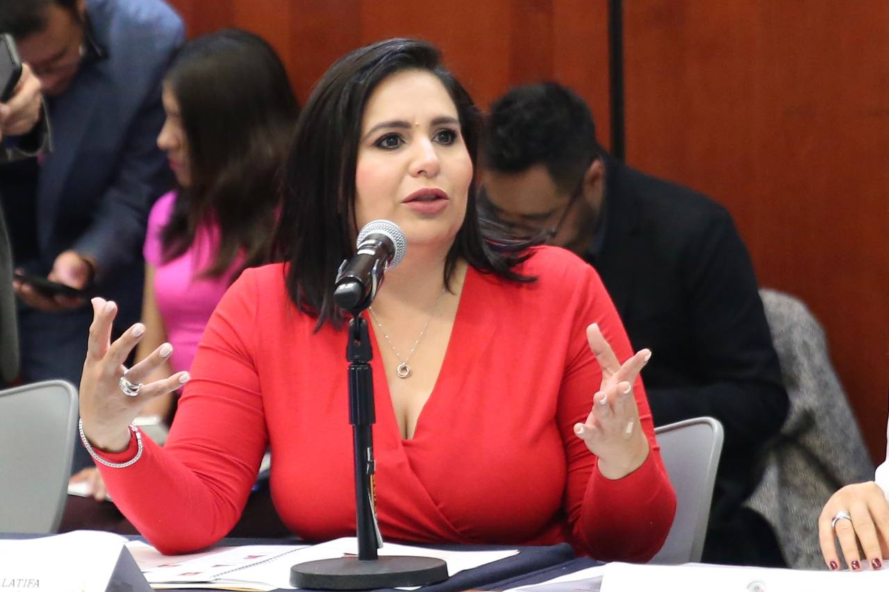 Mayuli Martínez cuestionó al secretario de Hacienda, Édgar Amador Zamora, durante su comparecencia ante el Senado.