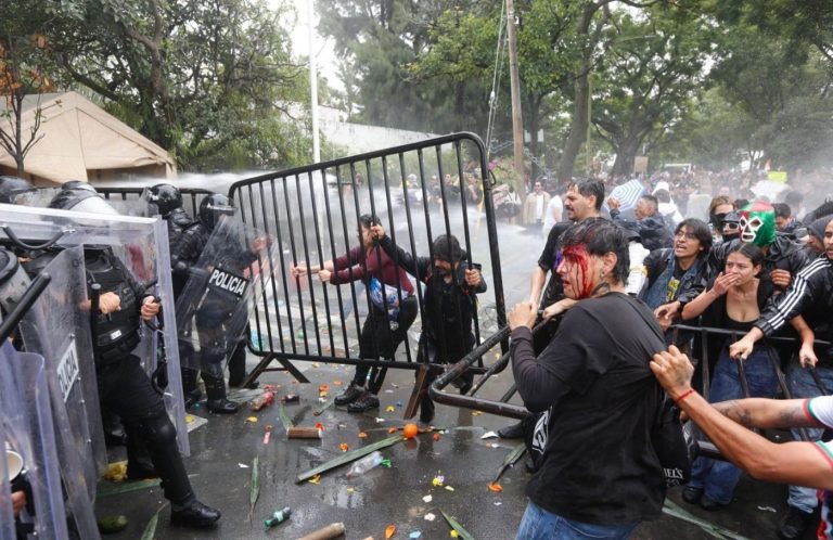 Abusos policiales en Jalisco: la CNDH inició investigaciones sobre las denuncias de agresiones contra manifestantes que protestaron por el agua contaminada.